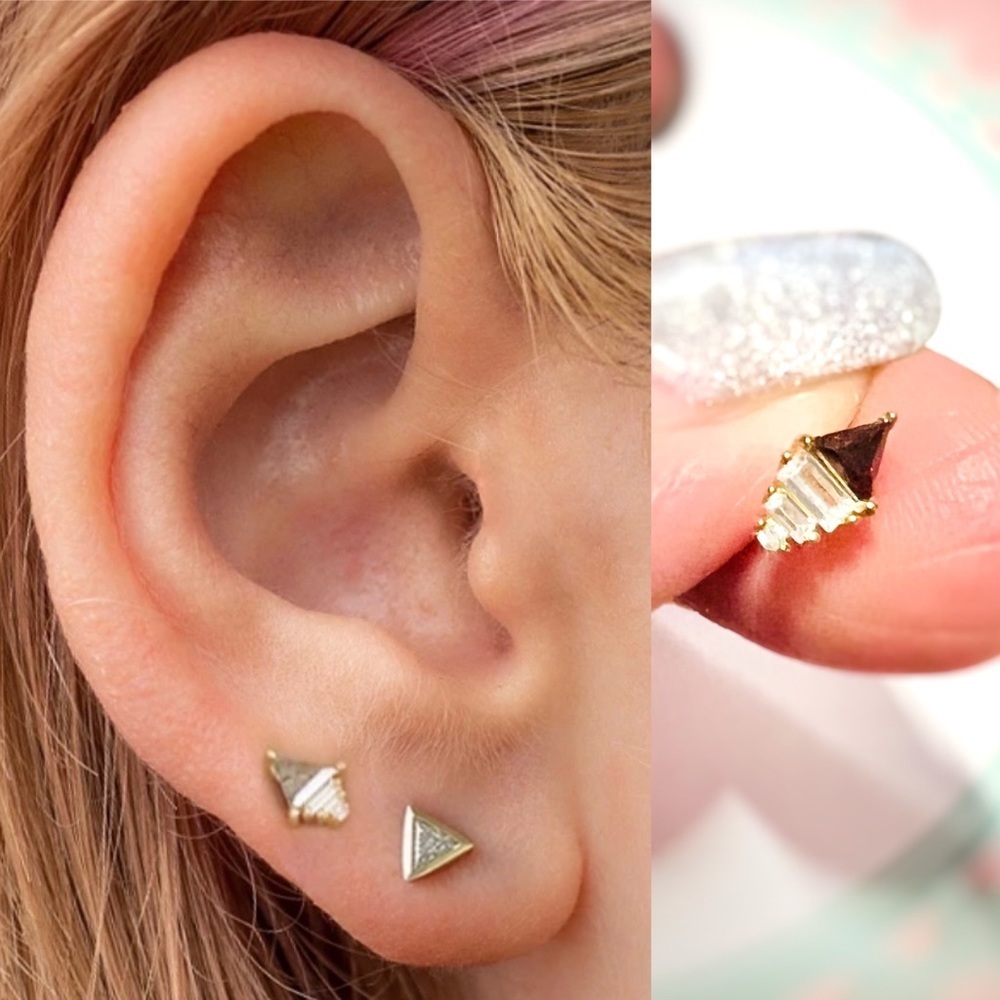 Stormy Reflection Gray Triangle Crystal Clear Baguettes Gold Pierced Earring 1pc - Picture 1 of 9